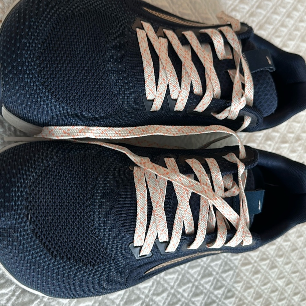 Women’s Altra Escalante Navy Running Shoes Size 10
